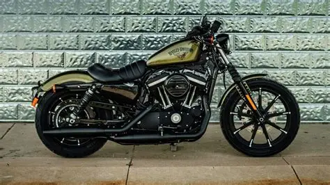 Harley-Davidson Iron 883 Chopper Motorrad