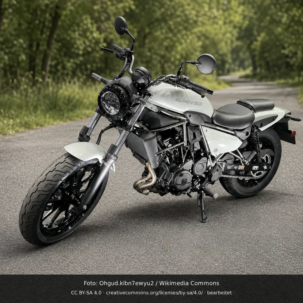 Kawasaki Eliminator 500 auf einer ruhigen Straße als leichter Cruiser für Einsteiger
